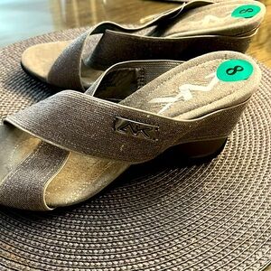 Anne Klein Metallic wedge Sandal size 8 NEW